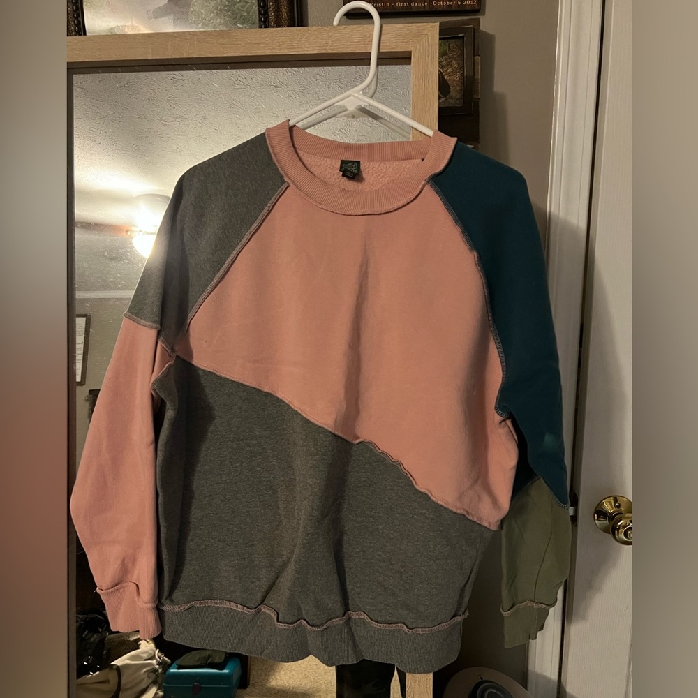 Wild Fable crewneck sweater -S